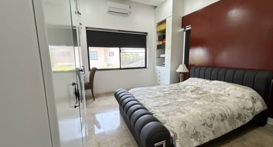 For sale 4 bedrooms house in East Pattaya, Pattaya