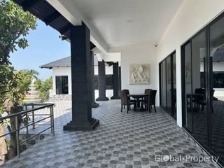 For sale 4 ベッドルーム house in Bang Lamung, Chonburi
