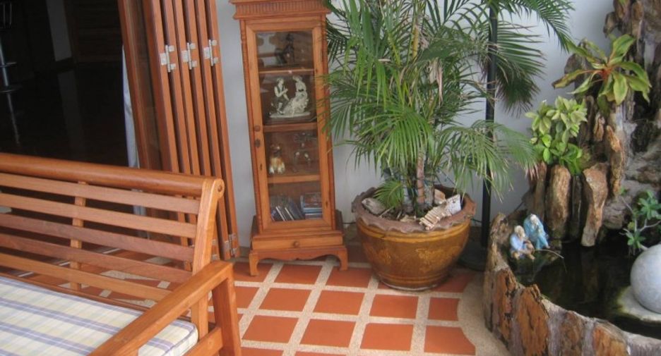 For sale 2 bedrooms condo in North Pattaya, Pattaya