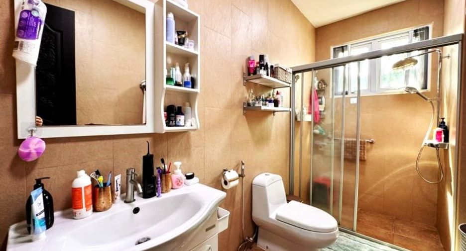 For sale 4 bedrooms house in Sattahip, Chonburi