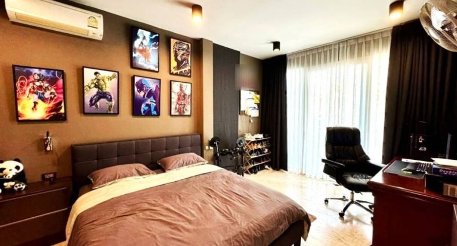 For sale 4 bedrooms house in Sattahip, Chonburi