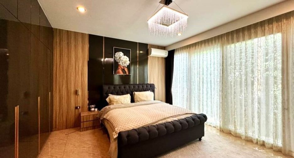 For sale 4 bedrooms house in Sattahip, Chonburi