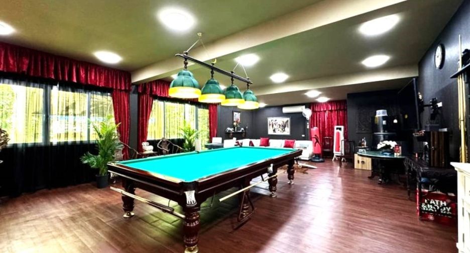 For sale 4 bedrooms house in Sattahip, Chonburi