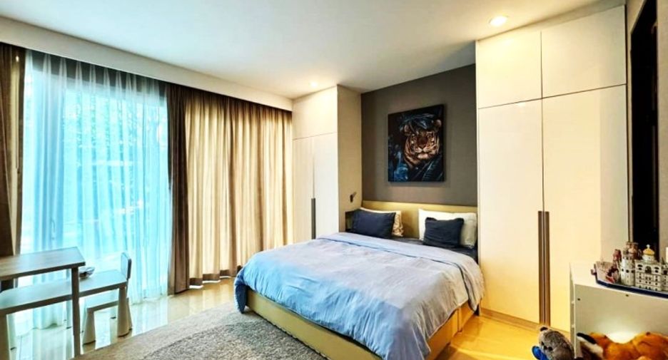 For sale 4 bedrooms house in Sattahip, Chonburi