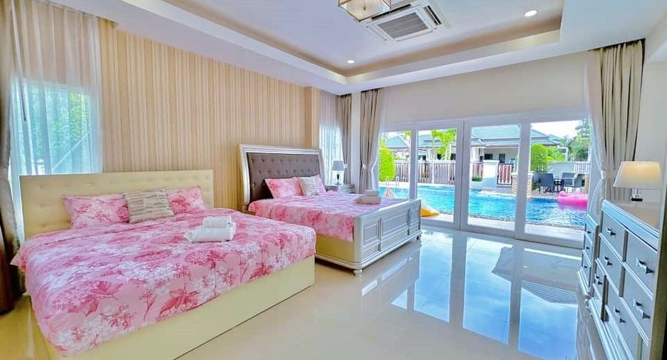 Casa en alquiler de 4 habitaciones en Huay Yai, Pattaya