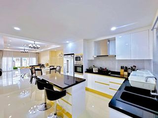 Haus zur Miete mit 4 Zimmer in Bang Lamung, Chonburi