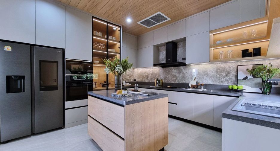 For sale 4 bedrooms house in South Pattaya, Pattaya