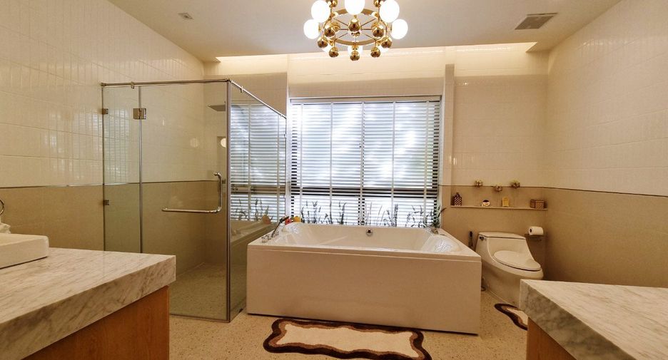 À vendre 5 chambres maison à East Pattaya, Pattaya