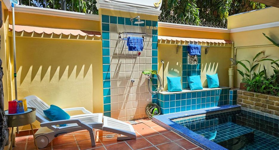 For sale 7 bedrooms townhouse in Pratumnak, Pattaya