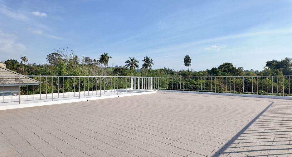 Haus zum Kauf mit 4 Zimmer in Sattahip, Chonburi