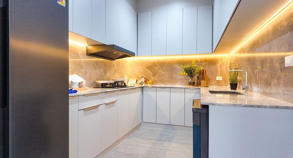 Haus zum Kauf mit 4 Zimmer in Sattahip, Chonburi