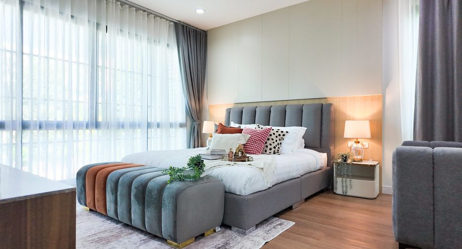 Haus zum Kauf mit 4 Zimmer in Sattahip, Chonburi