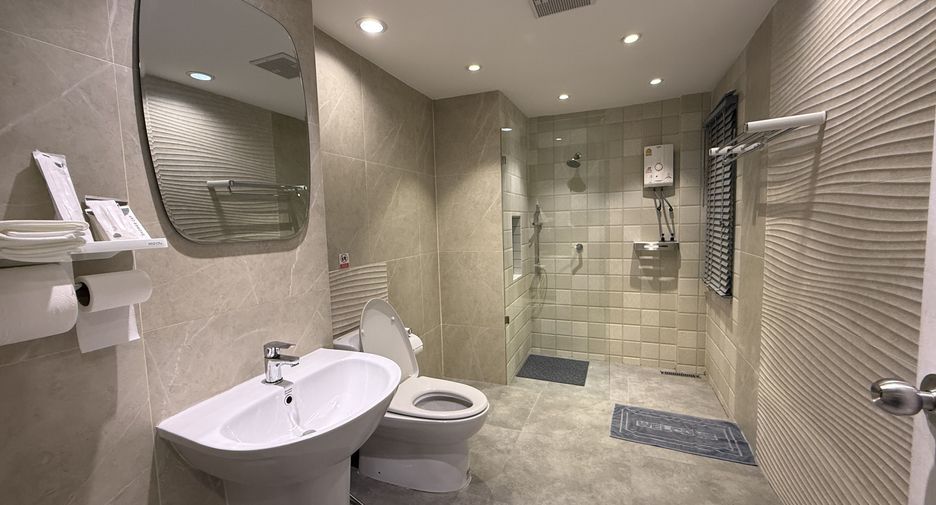 For rent 8 bedrooms hotel in Bang Lamung, Chonburi