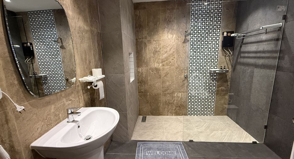 For rent 8 bedrooms hotel in Bang Lamung, Chonburi
