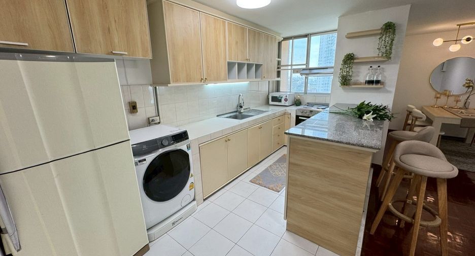 For rent and for sale 2 bedrooms condo in Watthana, Bangkok
