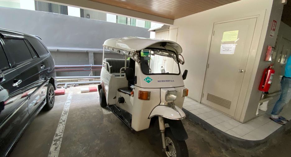 For rent 3 ベッドルーム condo in Watthana, Bangkok