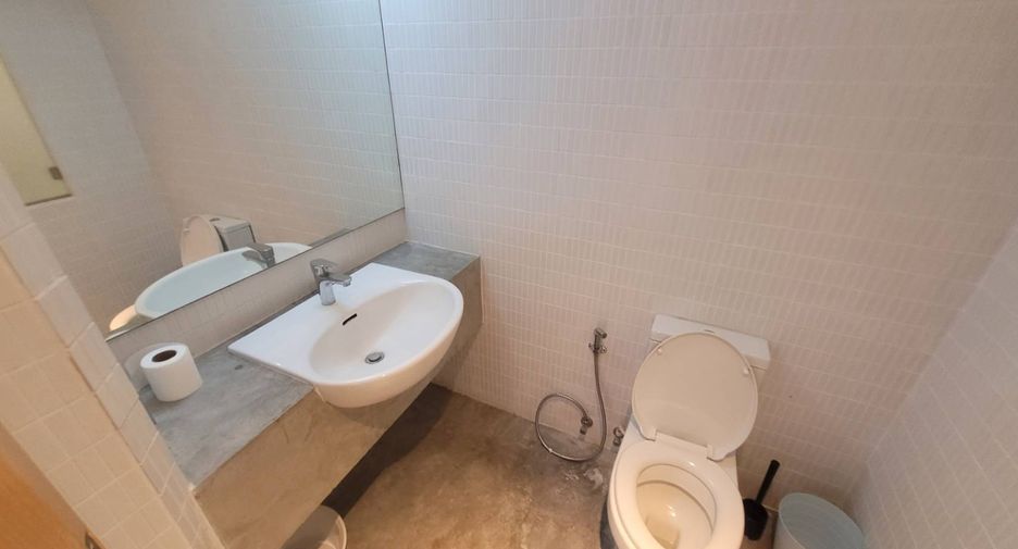Wohnung zur Miete mit 2 Zimmer in Khlong Toei, Bangkok