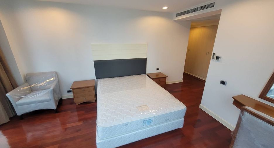 À louer 3 chambres condo à Khlong Toei, Bangkok