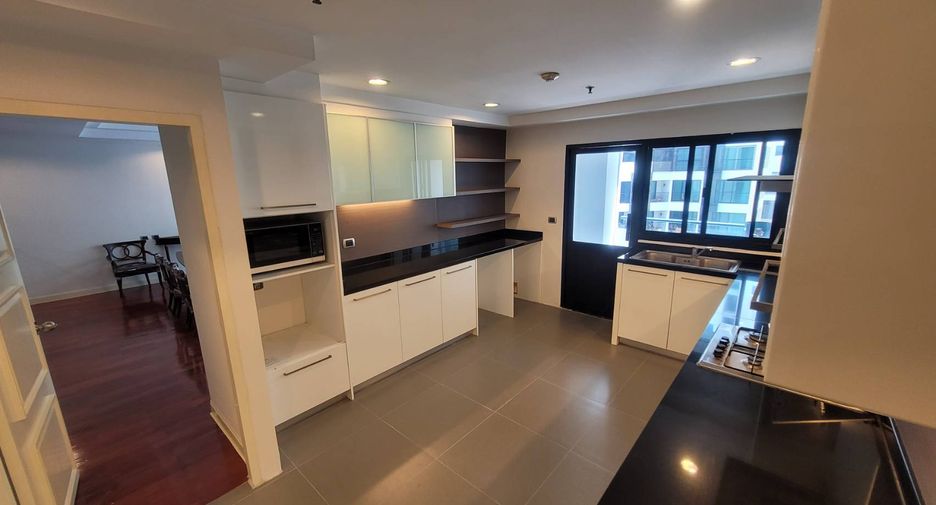 À louer 3 chambres condo à Khlong Toei, Bangkok