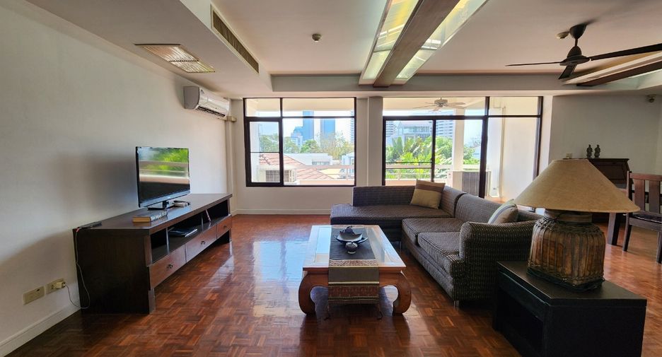 For rent 3 bedrooms condo in Khlong Toei, Bangkok