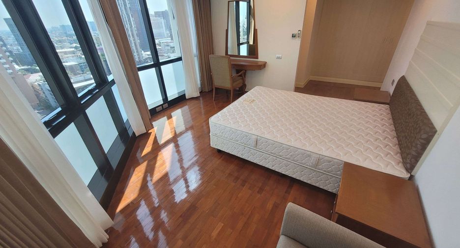 À louer 3 chambres condo à Khlong Toei, Bangkok