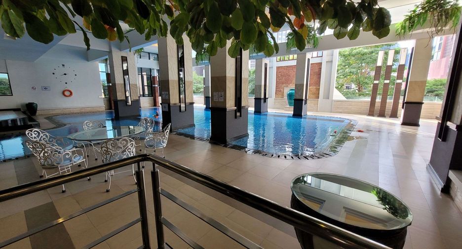 À louer 3 chambres condo à Khlong Toei, Bangkok