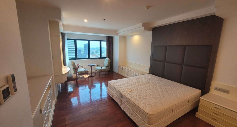 À louer 3 chambres condo à Khlong Toei, Bangkok