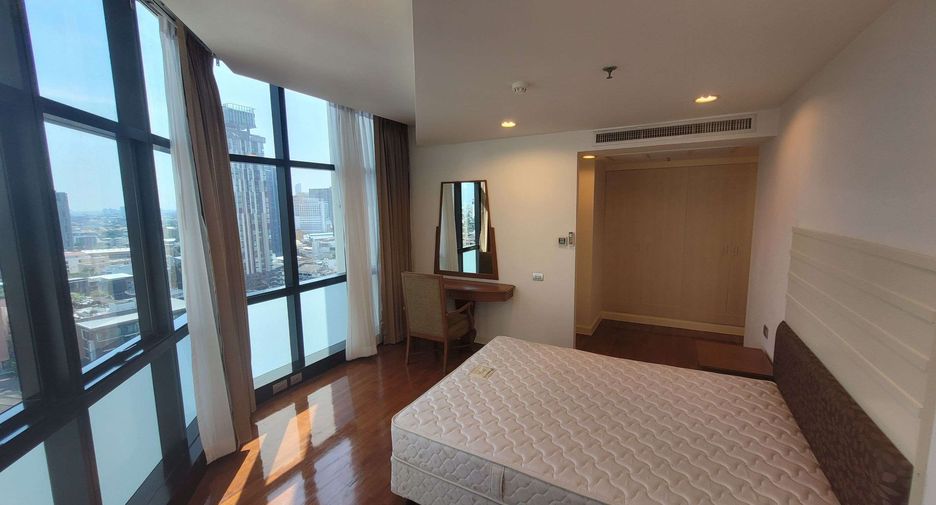À louer 3 chambres condo à Khlong Toei, Bangkok