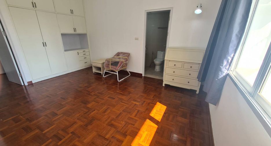 For rent 3 ベッドルーム condo in Watthana, Bangkok