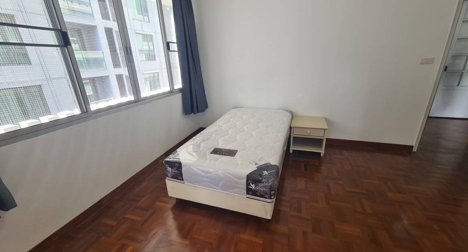 For rent 3 ベッドルーム condo in Watthana, Bangkok