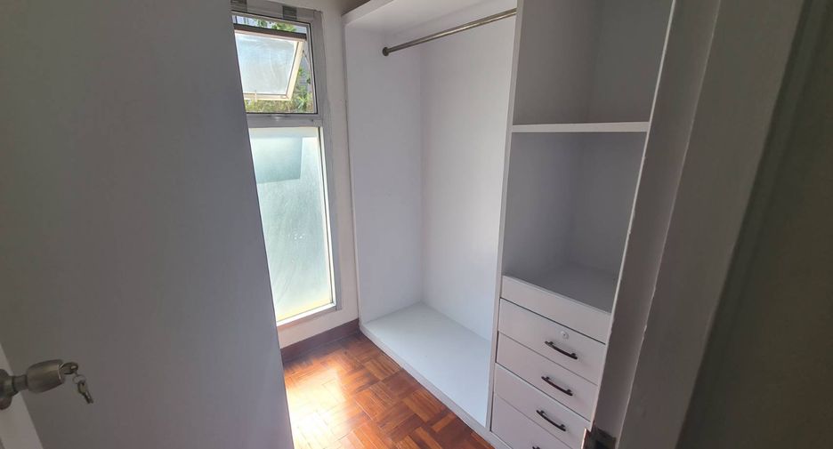 For rent 3 ベッドルーム condo in Watthana, Bangkok