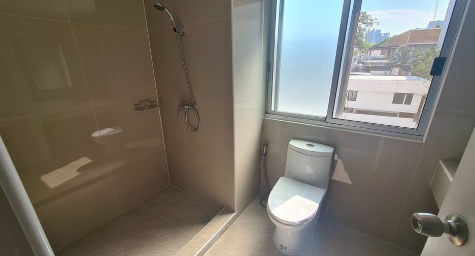 For rent 3 ベッドルーム condo in Watthana, Bangkok