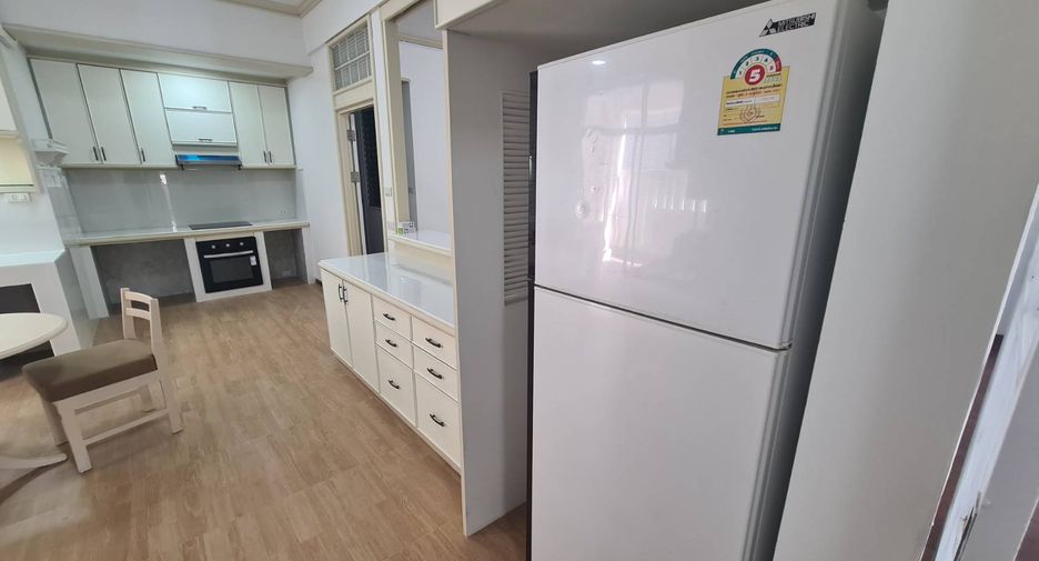 For rent 3 ベッドルーム condo in Watthana, Bangkok