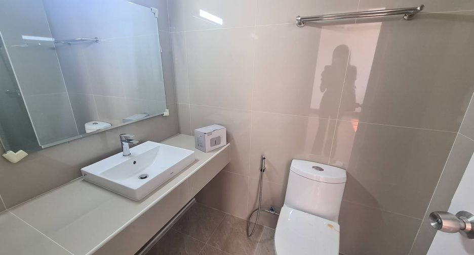For rent 3 ベッドルーム condo in Watthana, Bangkok