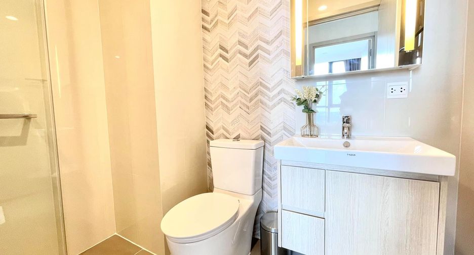 For rent 2 bedrooms condo in Khlong Toei, Bangkok