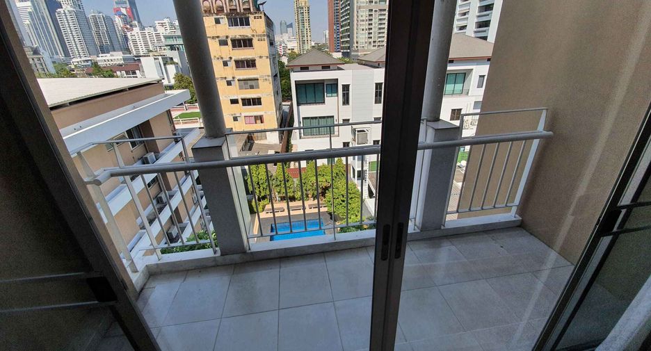 Condo en alquiler de 3 habitaciones en Khlong Toei, Bangkok