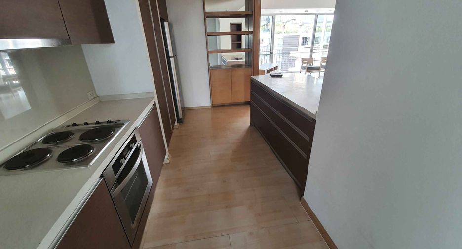 Condo en alquiler de 3 habitaciones en Khlong Toei, Bangkok