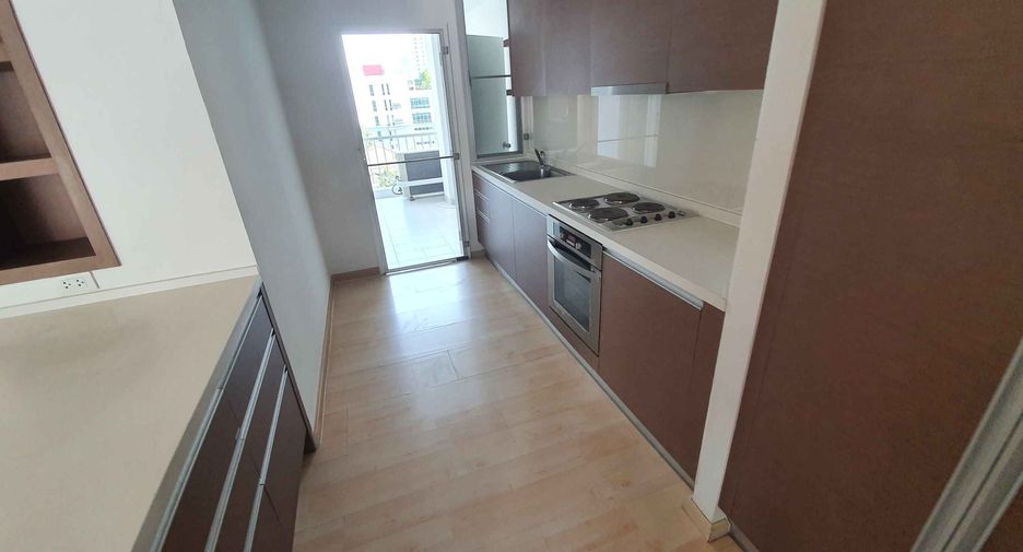 Condo en alquiler de 3 habitaciones en Khlong Toei, Bangkok