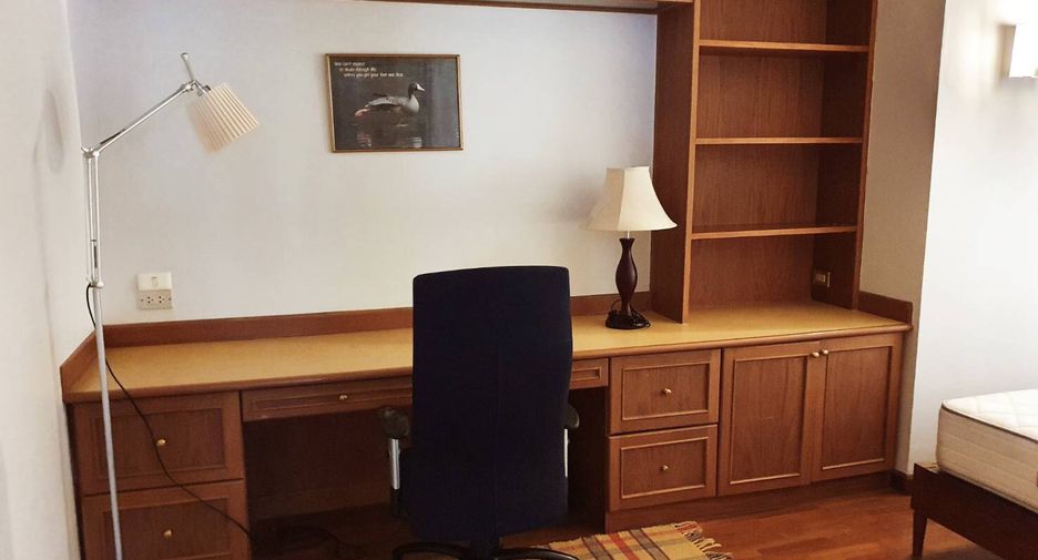 For rent 2 bedrooms condo in Pathum Wan, Bangkok