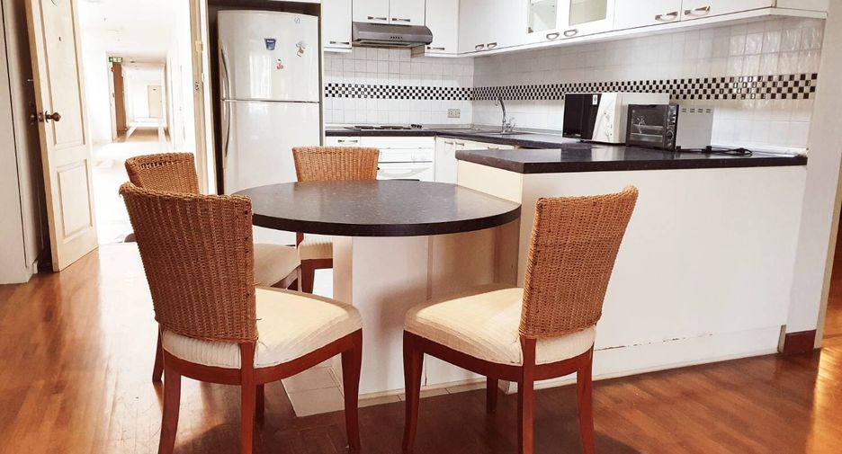 For rent 2 bedrooms condo in Pathum Wan, Bangkok