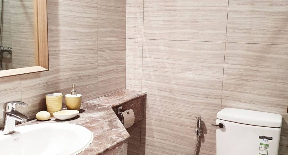 For rent 2 bedrooms condo in Pathum Wan, Bangkok