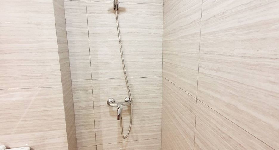 For rent 2 bedrooms condo in Pathum Wan, Bangkok