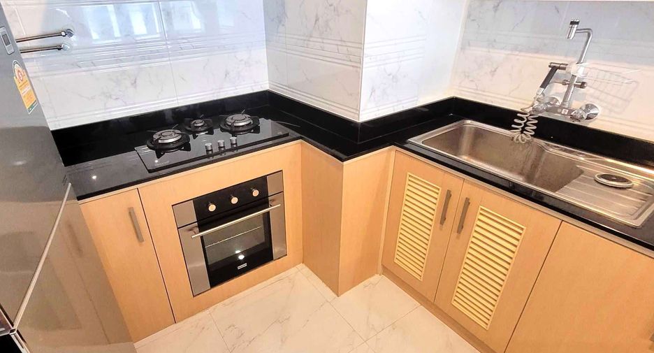 Condo en alquiler de 2 habitaciones en Pathum Wan, Bangkok