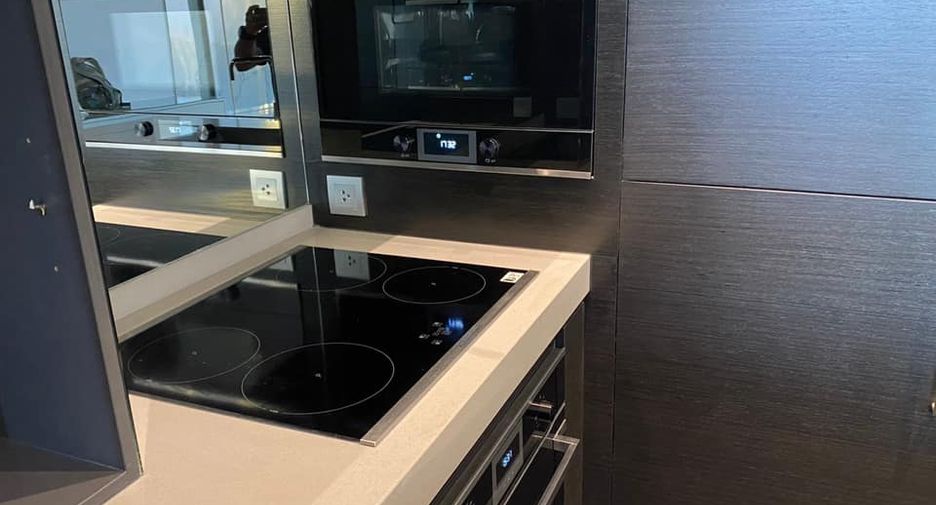 For rent 2 bedrooms condo in Pathum Wan, Bangkok