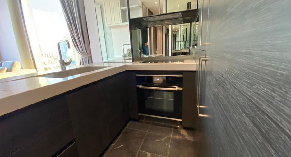 For rent 2 bedrooms condo in Pathum Wan, Bangkok