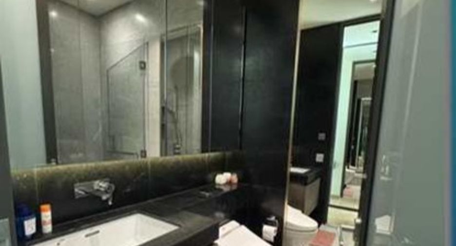 For rent 2 bedrooms condo in Pathum Wan, Bangkok