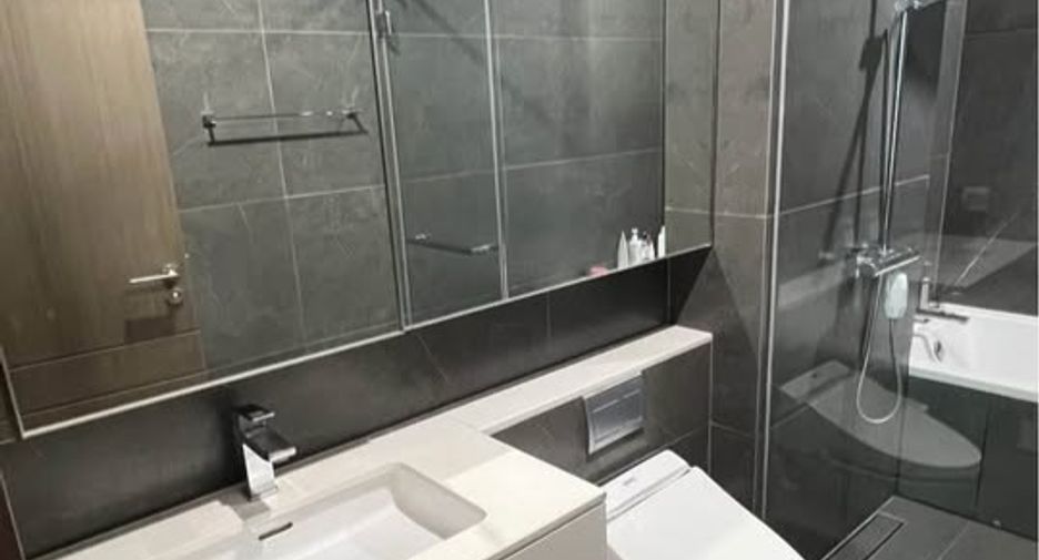 For rent and for sale 1 bed condo in Watthana, Bangkok