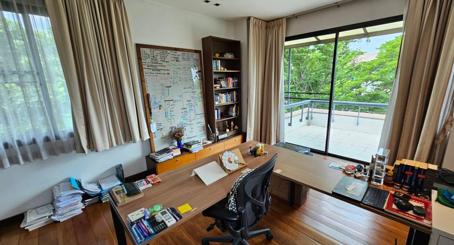 ให้เช่า 3 ห้องนอน บ้านเดี่ยว ใน คลองเตย, กรุงเทพฯ