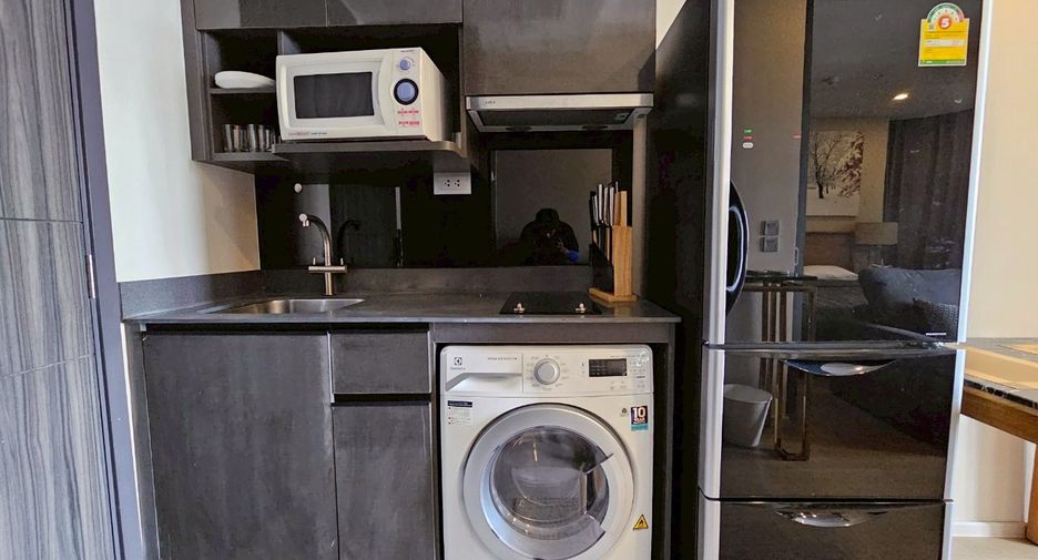 For rent 1 bed condo in Khlong Toei, Bangkok