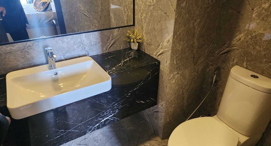 For rent 1 bed condo in Khlong Toei, Bangkok